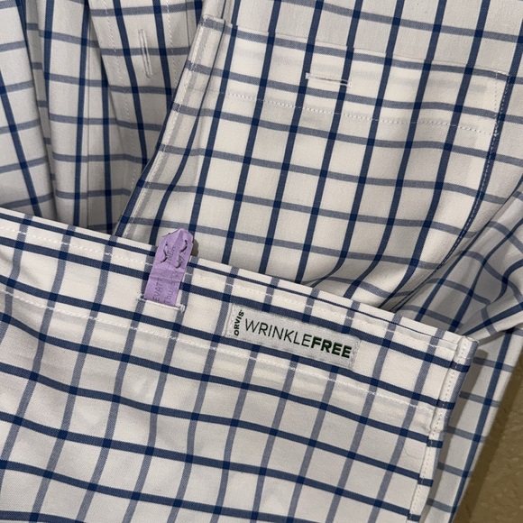Orvis short sleeve button-down, active fit dress shirt size large - Picture 3 of 4